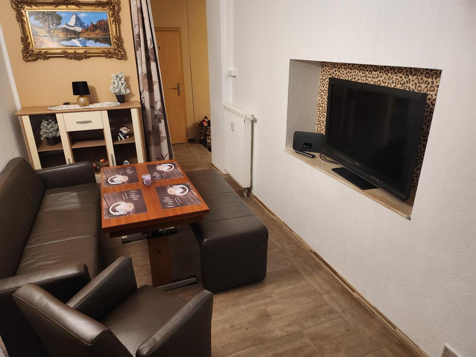 Halle, Top -Preise, 79 Qm Sd Fewo, Eg, Wahlweise Mit 1- 3 Dz, Tv Lounge, Kueche, Bad Wc Einfach Und Gut, Langzeitmieter Vb Preise Halle  Exterior foto