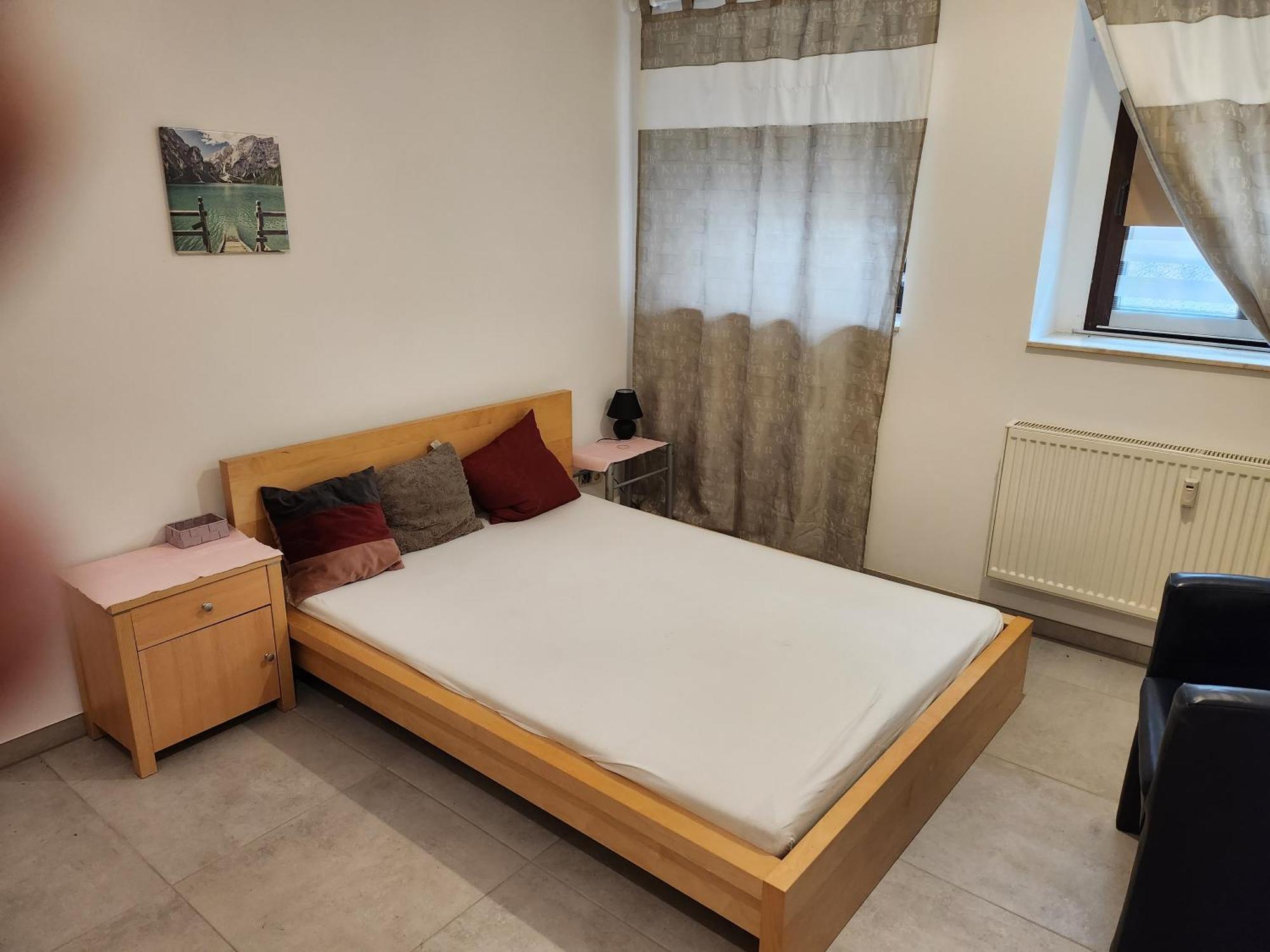 Halle, Top -Preise, 79 Qm Sd Fewo, Eg, Wahlweise Mit 1- 3 Dz, Tv Lounge, Kueche, Bad Wc Einfach Und Gut, Langzeitmieter Vb Preise Halle  Exterior foto