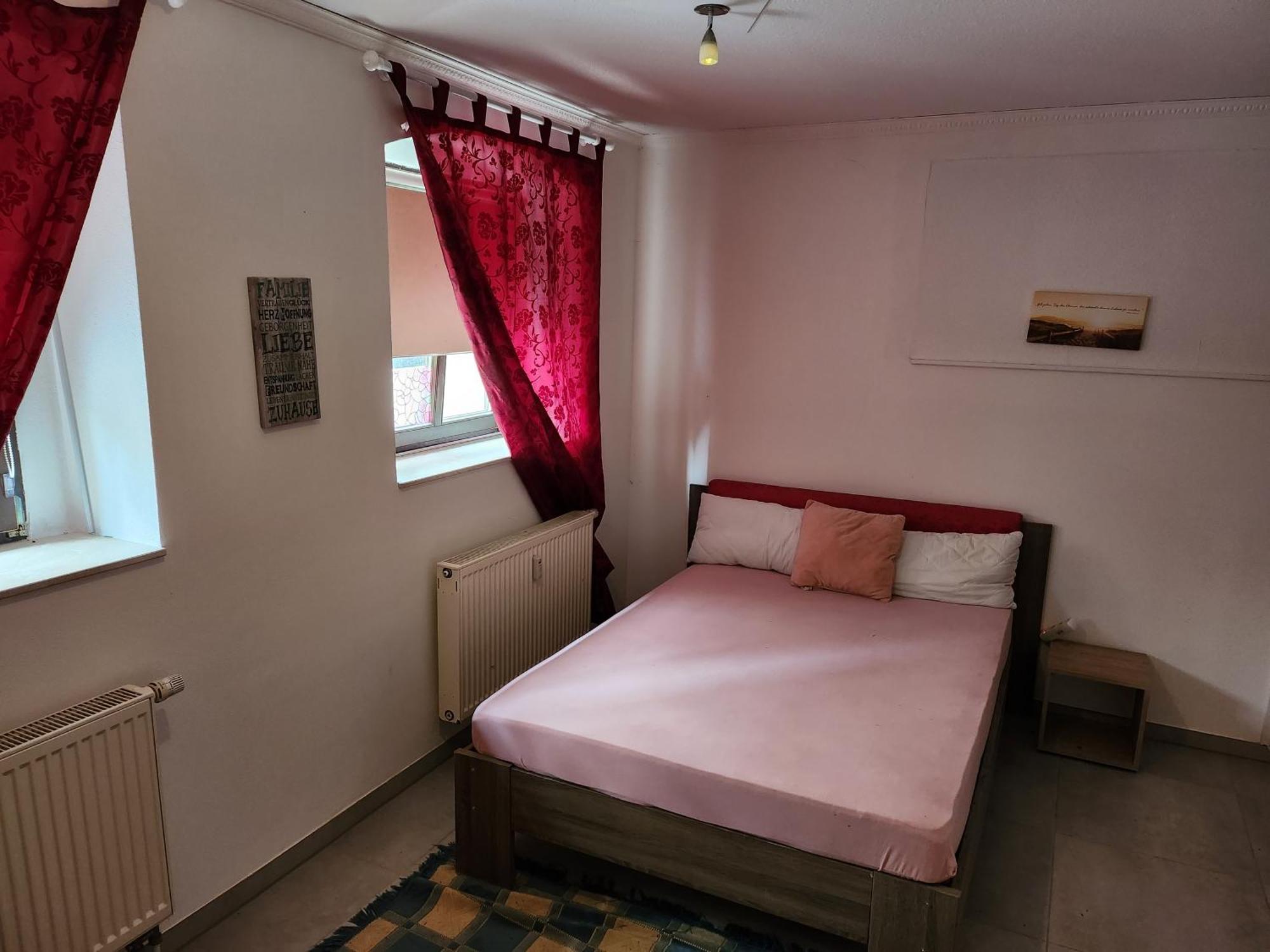 Halle, Top -Preise, 79 Qm Sd Fewo, Eg, Wahlweise Mit 1- 3 Dz, Tv Lounge, Kueche, Bad Wc Einfach Und Gut, Langzeitmieter Vb Preise Halle  Exterior foto