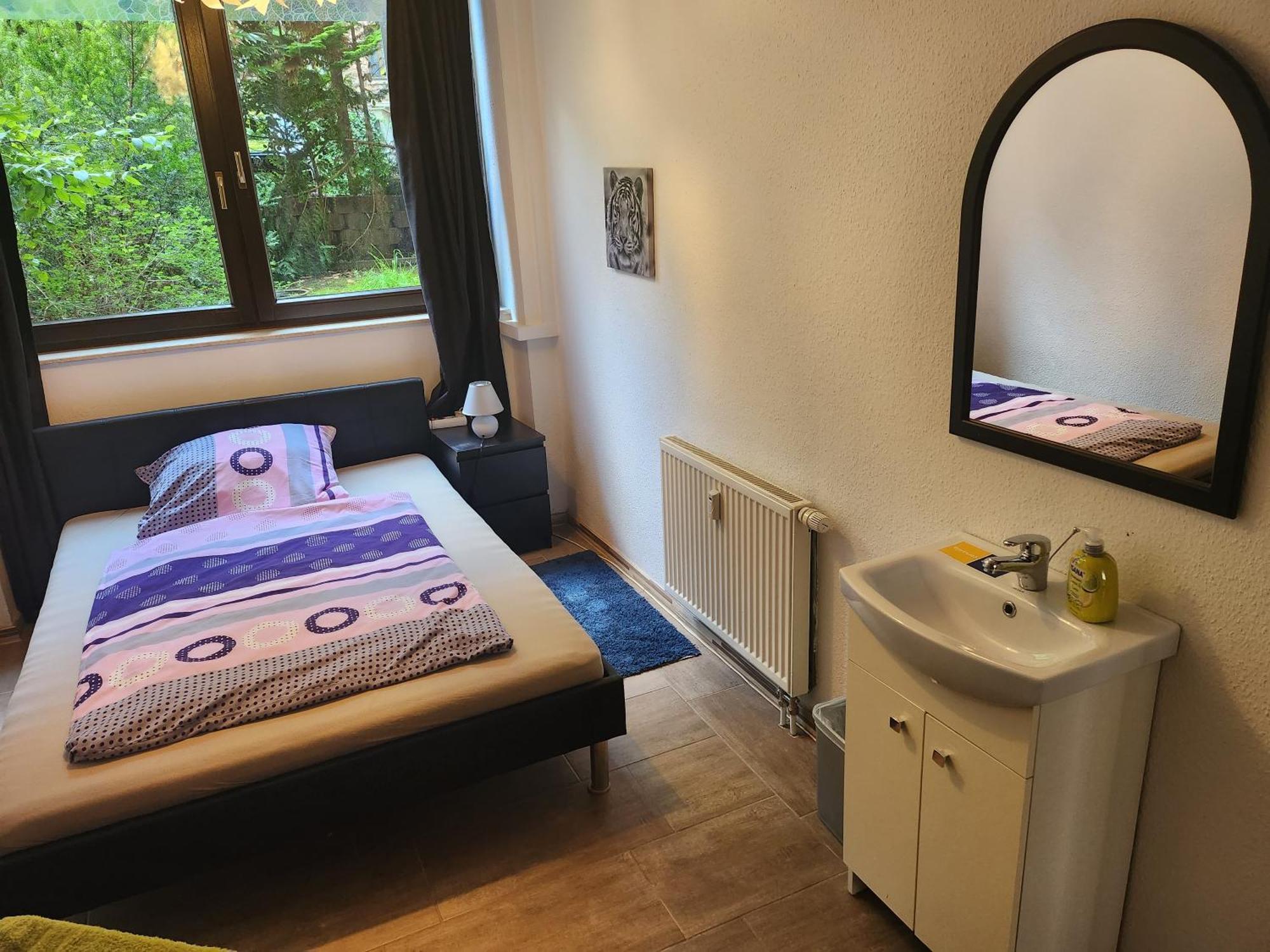 Halle, Top -Preise, 79 Qm Sd Fewo, Eg, Wahlweise Mit 1- 3 Dz, Tv Lounge, Kueche, Bad Wc Einfach Und Gut, Langzeitmieter Vb Preise Halle  Exterior foto